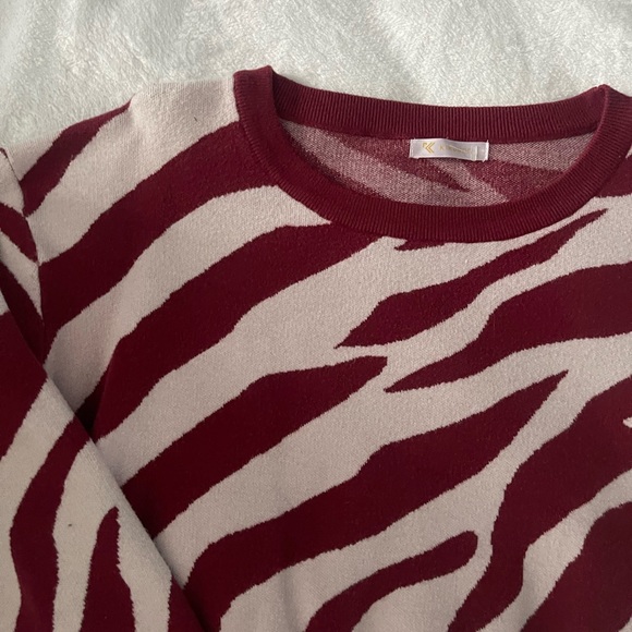 UMass zebra print tailgate sweater - Picture 2 of 2